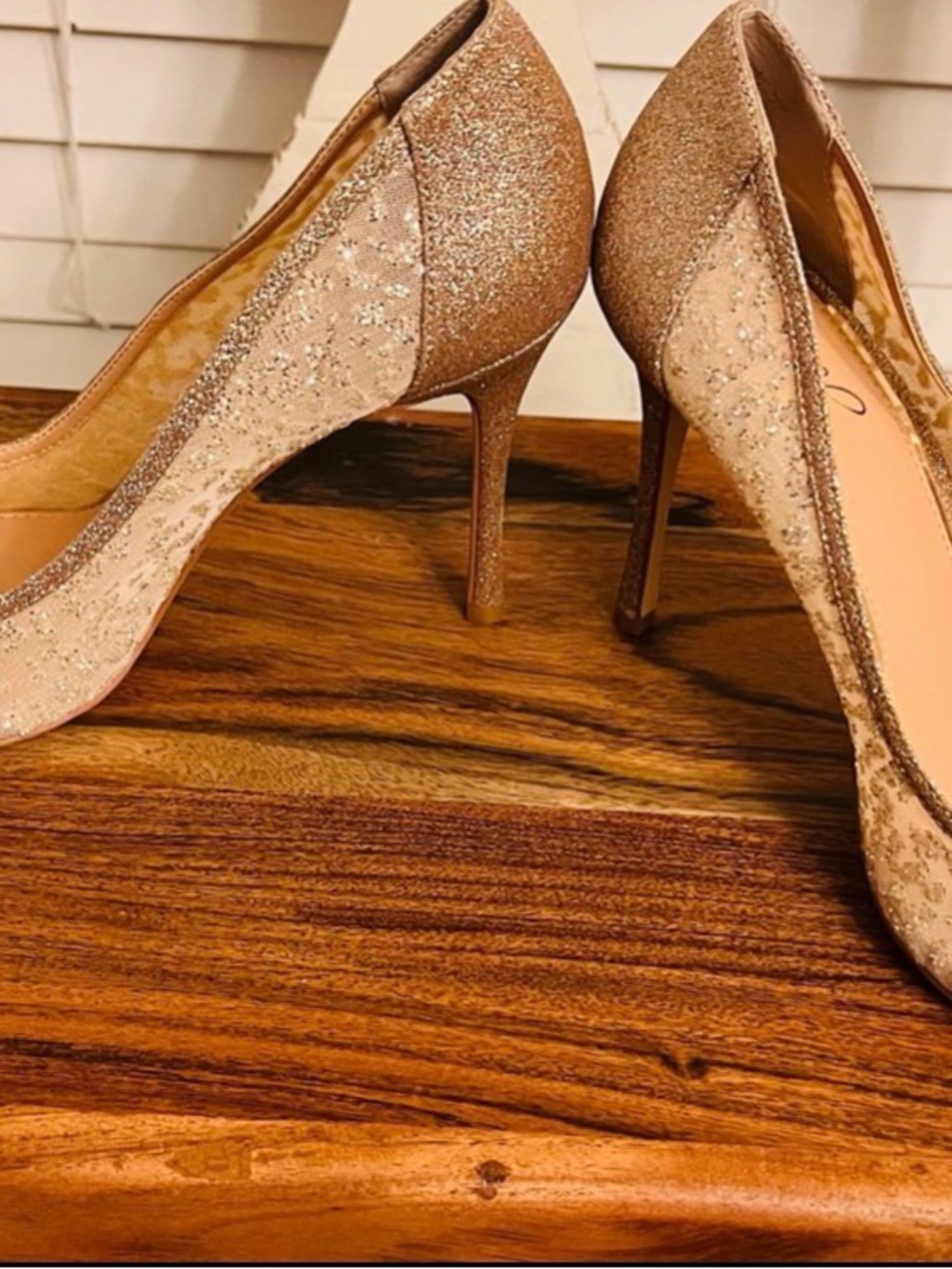 Jewel Badgley Mischka Rose Gold Glitter Pointed Toe Pumps